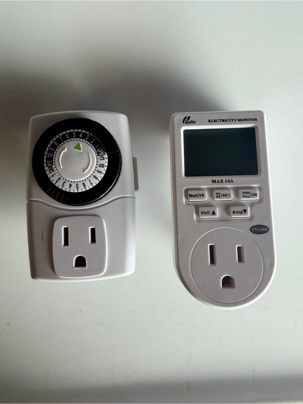 Link White Digital Power Monitor and Mechanical Timer Pair